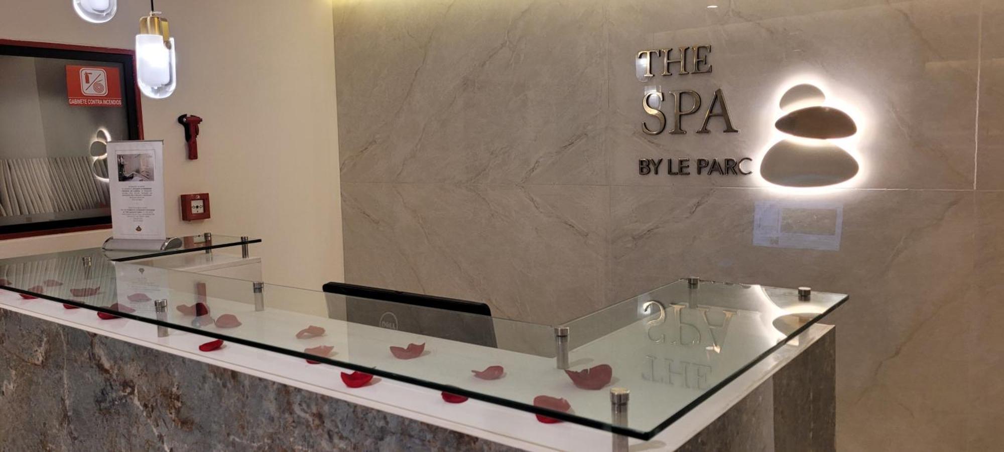 Le Parc Residences With Hotel Services 基多 外观 照片